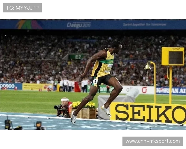 博尔特再次挑战百米纪录，轻松夺冠